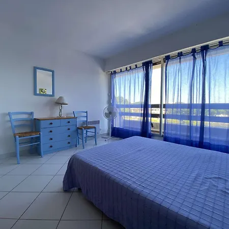 Appt 2 Pieces Climatise Port Camargue Pc060-3050 Апартаменты Ле-Гро-дю-Руа